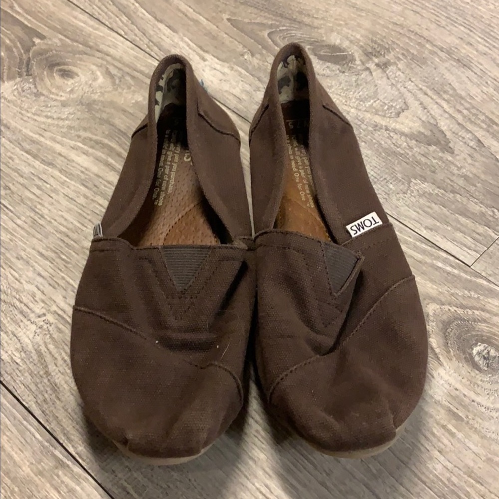 Brown TOMS